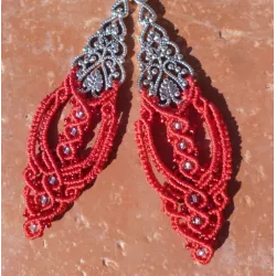 Boucles d'oreilles macramé rouge et estampe