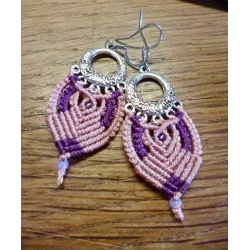 Boucles d'oreilles macramé rose violet