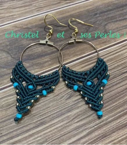 Boucles d'oreilles macramé sur créoles