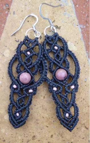 Boucles d'oreilles macramé longues noires