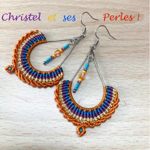 Boucles d'oreilles macramé multicolores et gouttes métal Boucles d'oreilles macramé multicolores et gouttes métal