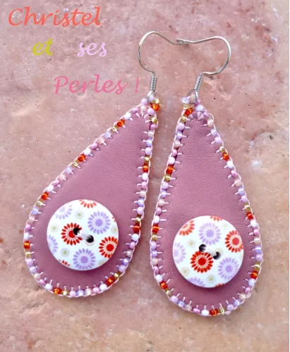 Boucles d'oreilles gouttes cuir parme et boutons