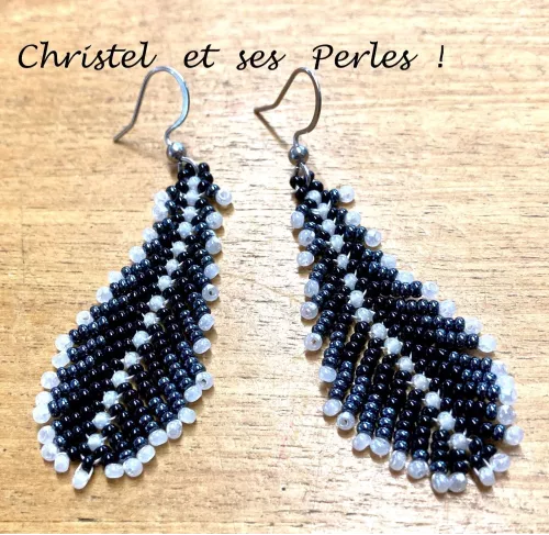 Boucles d'oreilles plumes en perles