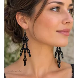 Boucles d'oreilles Élégance Noire en perles tissées