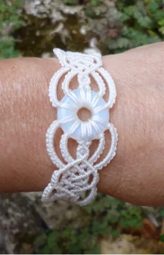 Bracelet macramé blanc et Donut Bracelet macramé blanc et Donut