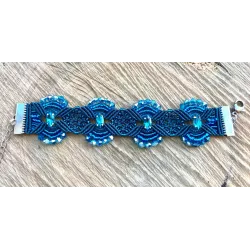 Bracelet macramé et cristal bleu nuit