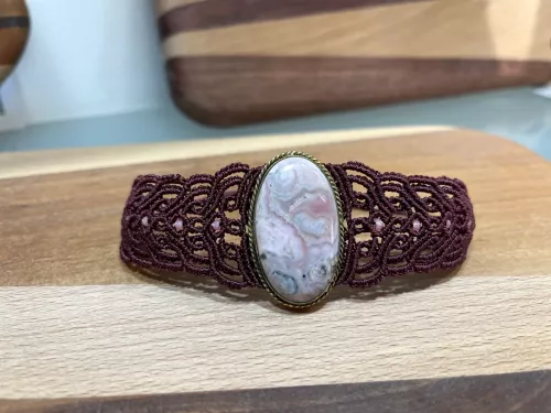 Bracelet macramé et Rhodocrosite sertie