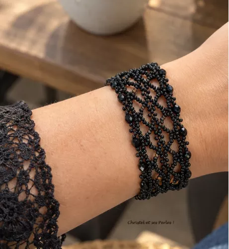 Lacy Dream : Bracelet dentelle de perles noires Lacy Dream : Bracelet dentelle de perles noires