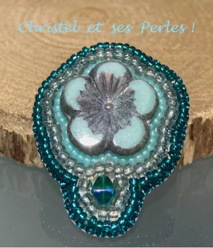 Broche bleu/vert et perle fleur Broche bleu/vert et perle fleur