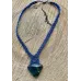 Collier macramé et Labradorite bleue triangle Collier macramé et Labradorite bleue triangle