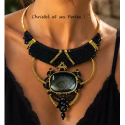 Eclipse : Collier plastron en macramé et Obsidienne Dorée