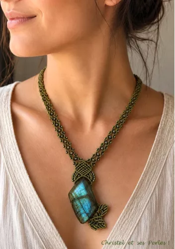 Collier macramé Labradorite losange feuilles Collier macramé Labradorite losange feuilles
