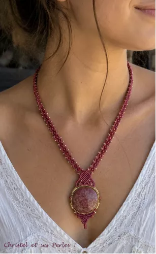 Collier en thulite et micro-macramé – Bijou artisanal fait main