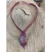 Collier en thulite et micro-macramé – Bijou artisanal fait main