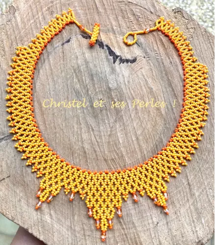 Collier perles dentelles, couleurs au choix Collier perles dentelles, couleurs au choix
