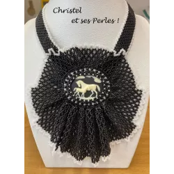 Collier Jabot, style Victorien,camée chevaux