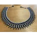 Collier perles dessiné noir et blanc Collier perles dessiné noir et blanc