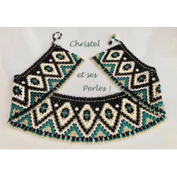 Collier perles géométrique vert emeraude, crème, doré et noir