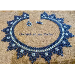 Collier netting triangle couleur deux bleus
