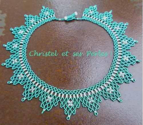 Collier netting triangle couleur deux verts Collier netting triangle couleur deux verts