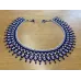 Collier perles tissé, géométrique, Bleu marine blanc
