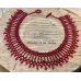 Collier perles tissé, dentelle rouge rubis ou blanche
