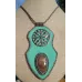 Collier cuir brodé jaspe et estampe métal