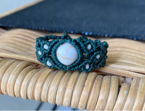 bague macramé et Howlite