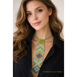 Collier Cravate dessins géométriques en perles