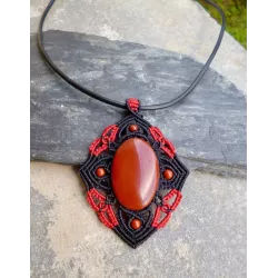 Pendentif macramé et jaspe rouge