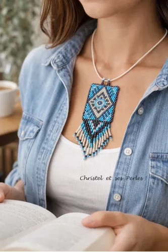 Sahale : Pendentif perlé style Navajo Sahale : Pendentif perlé style Navajo
